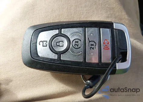 2025 Ford Escape St-Line Select z USA, uszkodzony, nr VIN 1FMCU9NAXSUB32360